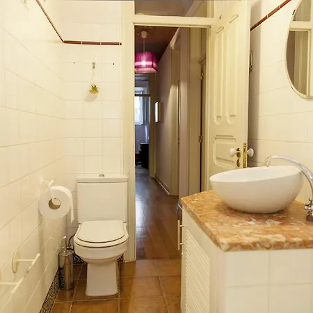 Checkincheckout - Arroios 2 Bedroom Apartman *